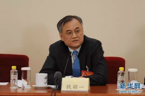 大发彩票平台院长钱颖一教授答记者问_meitu_1.jpg