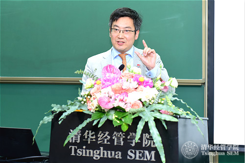 卢晓 logo.jpg