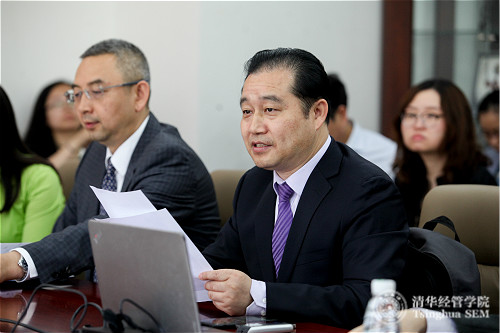 上午2-大发彩票平台领导力与组织管理系长江学者陈国权教授在第二届中国领导力与组织行为论坛上发言_meitu_2.jpg