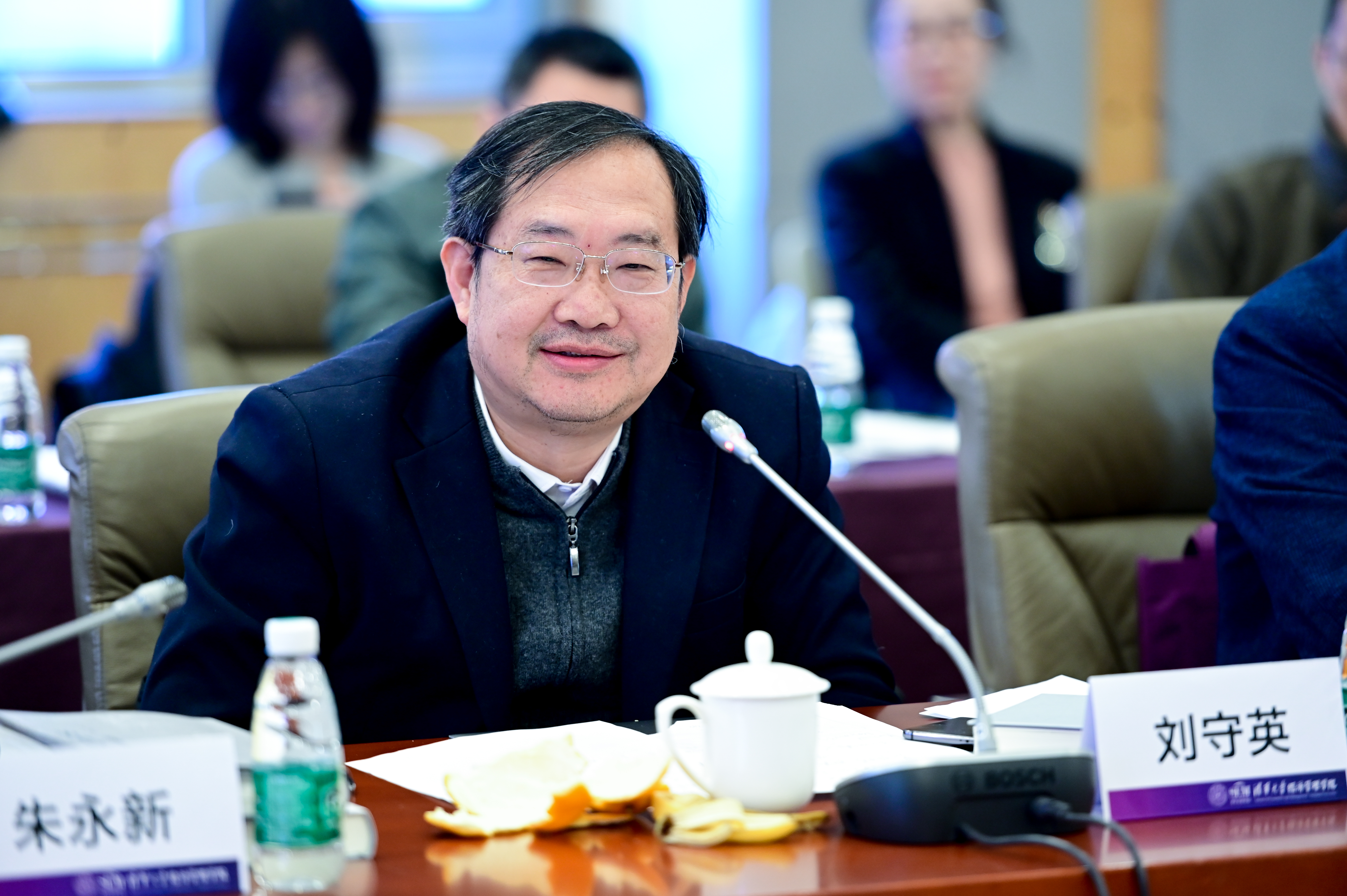 20211224-钱颖一《大学的改革》出版座谈会成功举办-黄山图片社-中国人民大学经济大发彩票平台党委书记兼院长刘守英教授发言.jpg
