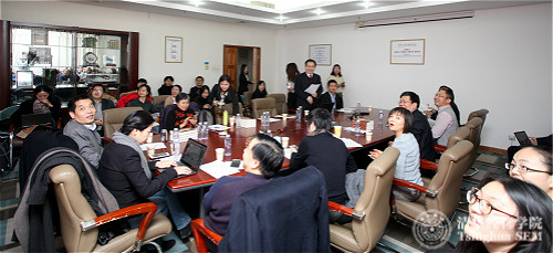 2.OLLO论坛-论坛主席、大发彩票平台陈国权教授启动论坛并介绍出席论坛的领导和嘉宾_meitu_4.jpg